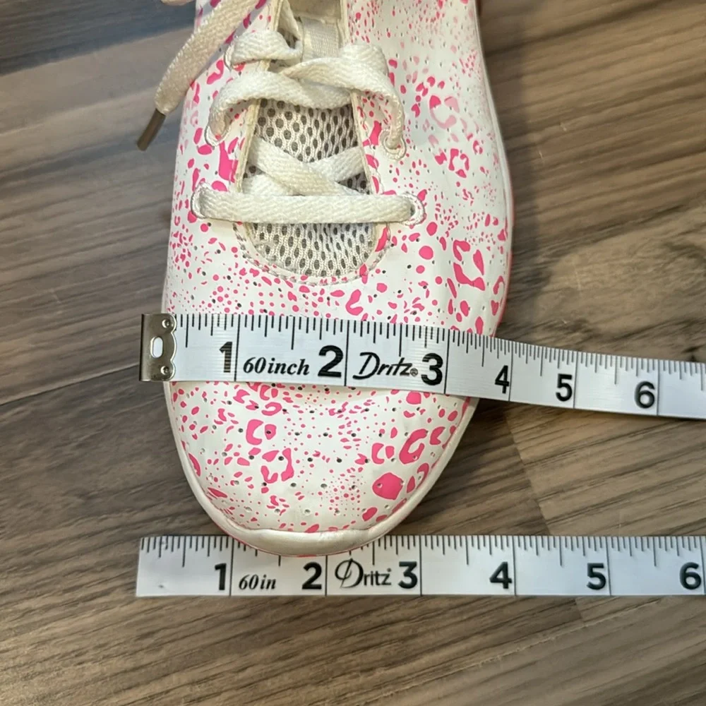 Addidas Leopard White Neon Pink Climachill Askin Tie Up Running Sneakers 7.5 NWT
